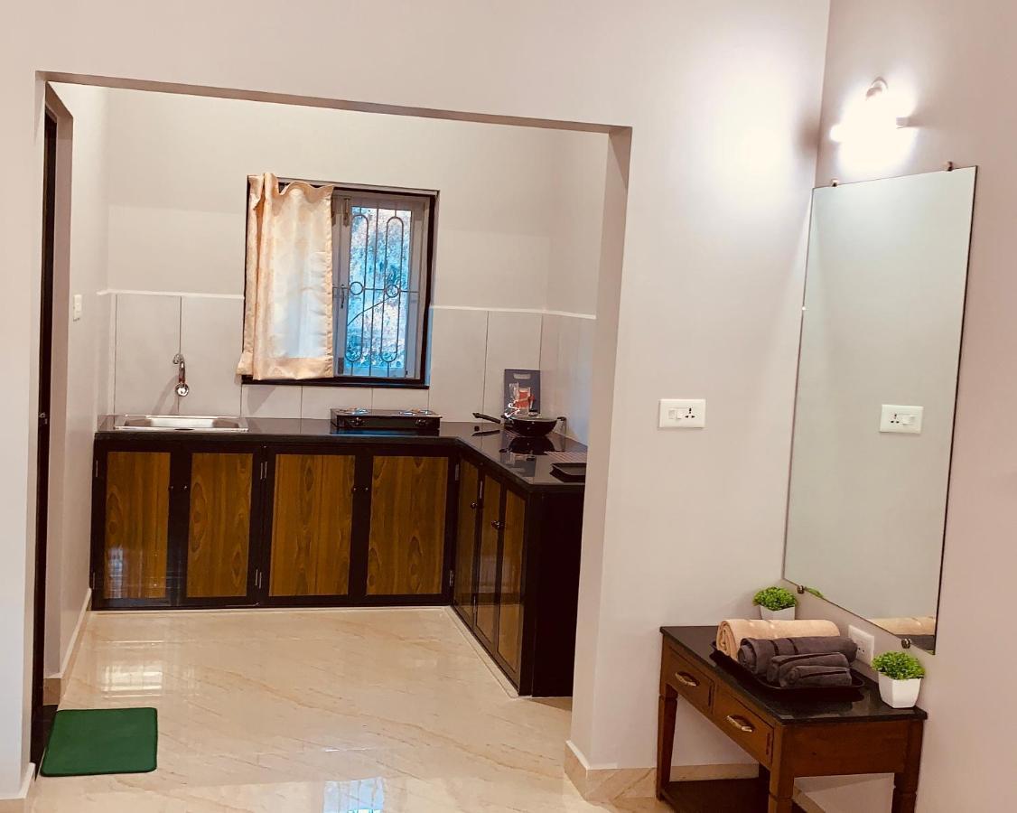 Stan-Inn, North Goa, Vagator, With Strong Wifi,Free Private Parking & Kitchen, Can Cook Where You Stay Eksteriør bilde